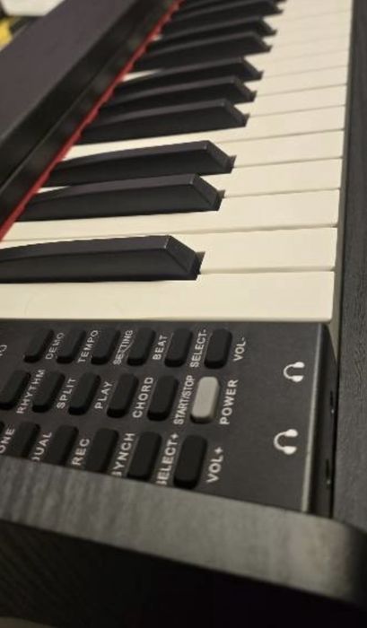 Продам цифровое пианино