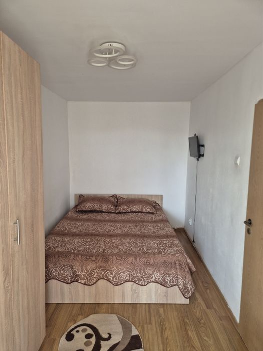 Închiriez apartament 2 camere în Târgoviște M11 et 4/4