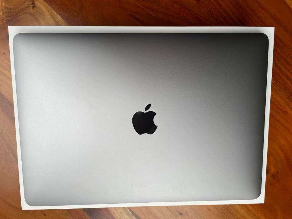 Macbook Pro 13, 1000Gb SSD 16GB Ram 2017, two thunderbolt 3 ports