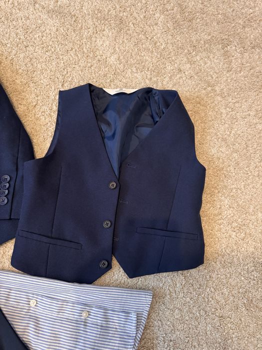 Сако, риза, вратовръзка и елек 122 размер