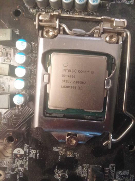 i5 9400 @ 2.9Ghz // 4.1Ghz boost