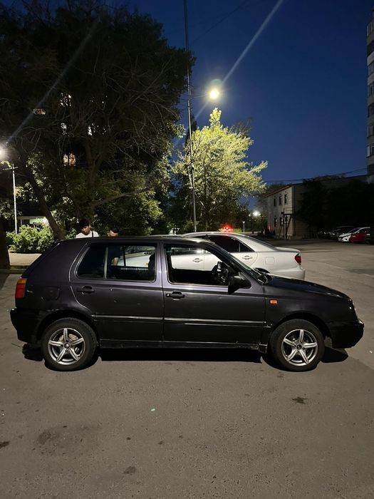 Продам гольф 3 1.8
