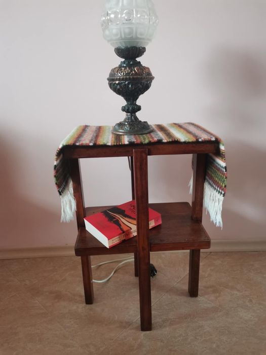 Ретро помощна масичка /цветарник /нощно шкафче