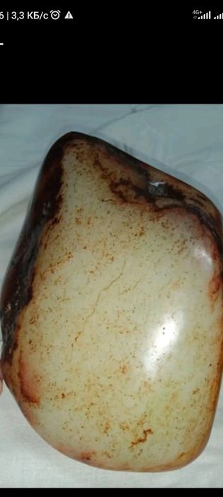 Нефрит окатыш белый речной