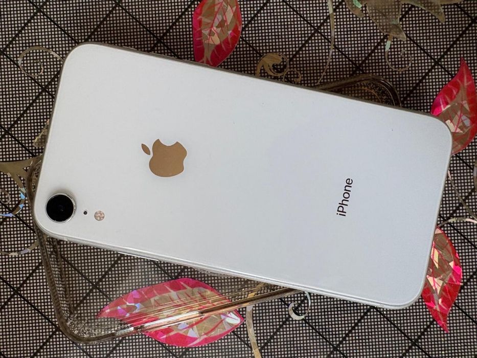 Продам iphone xr 64gb white