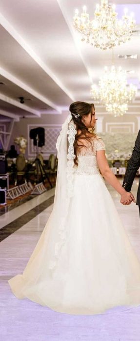 Vand rochie de mireasa