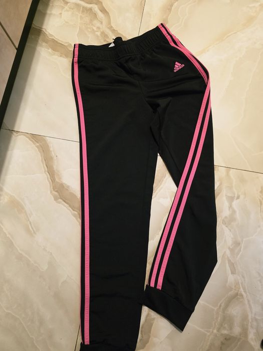 Pantaloni Adidas stare foarte bună mărime 152