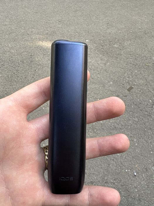 iqos iluma i midnight black (pretul poate fi negociat)