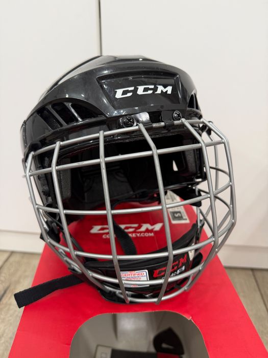 Продам хоккейный шлем CCM 40S (размер S)