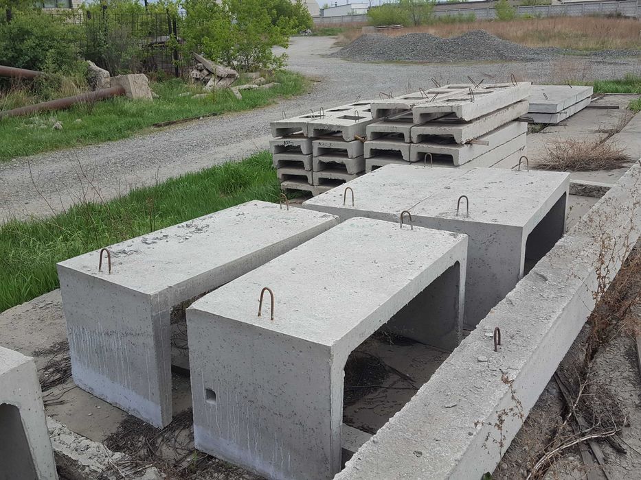 Лотки теплотрасс и плиты перекрытия к ним