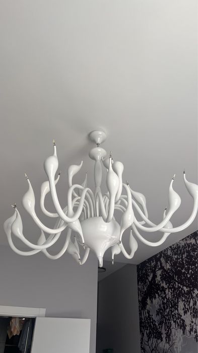 Продам люстру диаметр 80