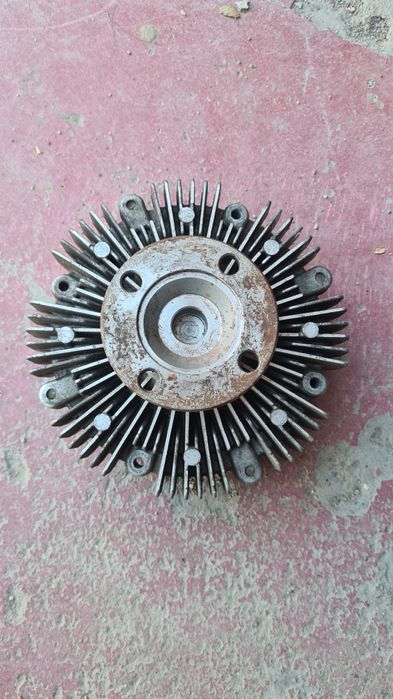 Продам вискомуфту на тайота прадо 120.