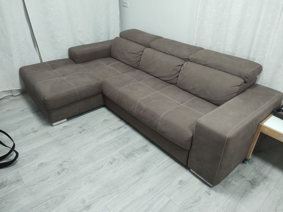 Canapea-coltar extensibil