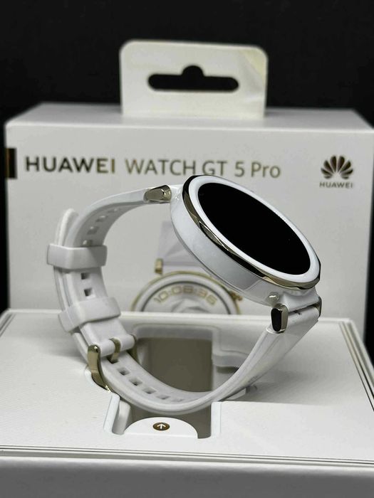Huawei Watch GT 5 PRO 42mm White Fluoroelastomer Strap/ Като нов
