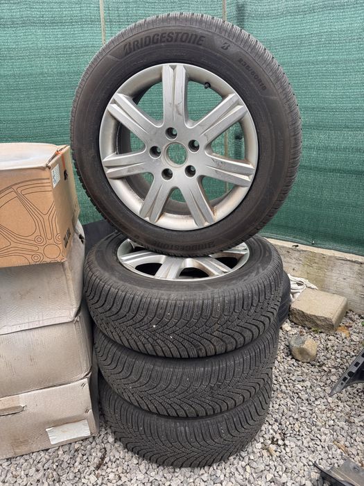 Продавам гуми 235 60 18 с джанти за Ауди Q7/Tuareg/Porshe!
