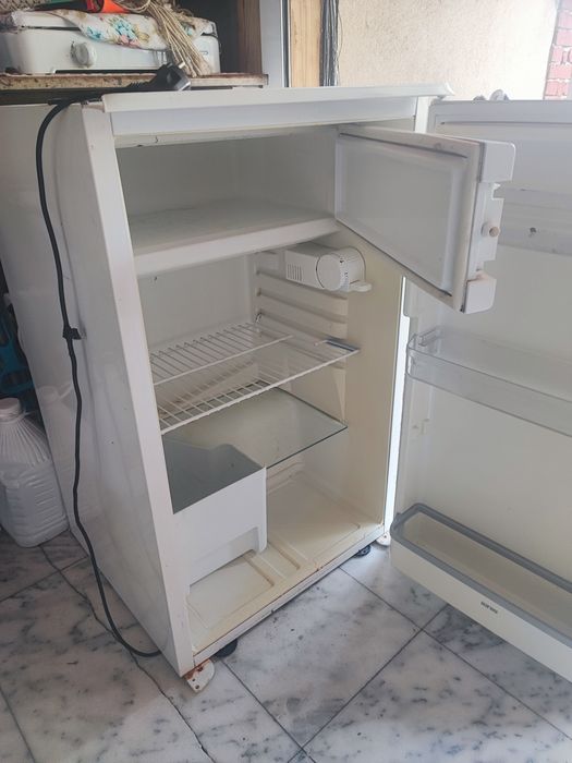 Хладилник с горна камера
