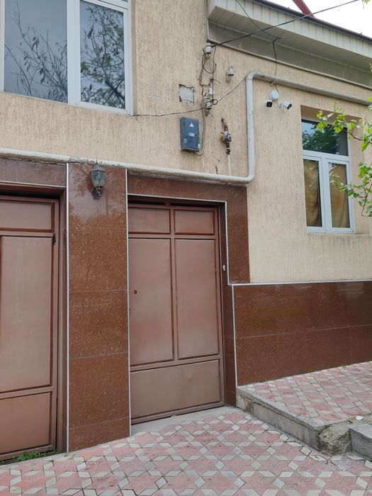 Участка сотилади.4.5 сотка.Она болада.Ер нархида,соткаси 50 минг