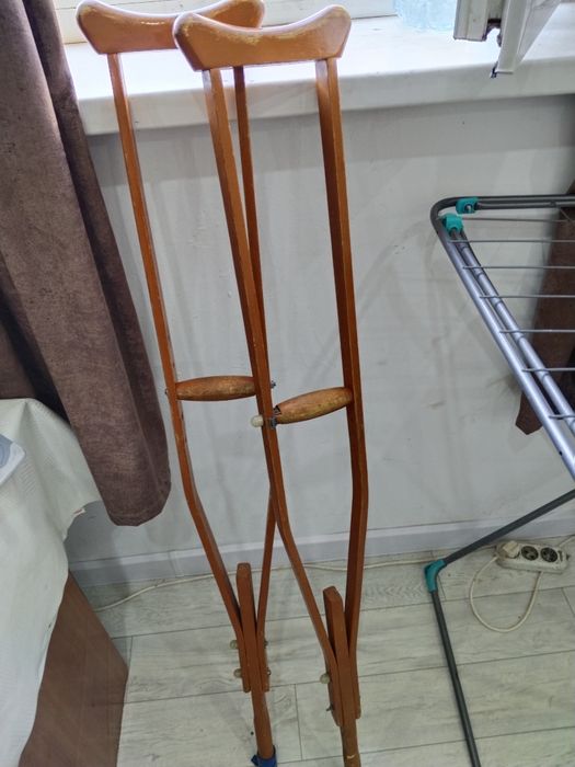 Продам костыли деревянные
