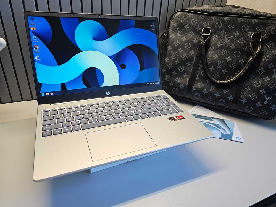 ПРОДАМ HP Laptop 15-FC0130NI Ноутбук Ryzen™3-7320U/4GB/256SSD/15.6"FHD