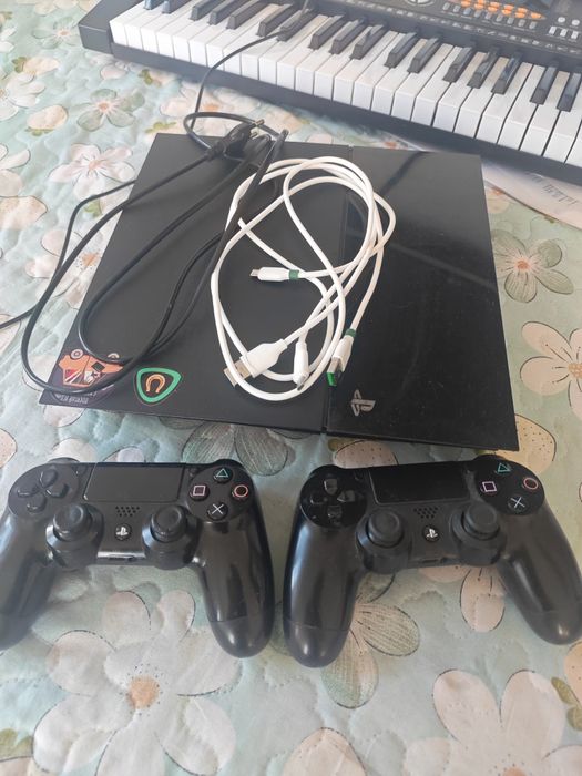 PlayStation 4 (PS4)