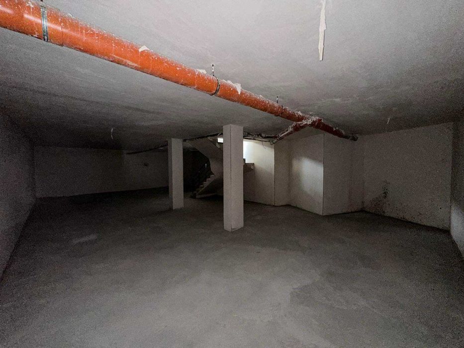 Дава се под наем Магазин в Пловдив, Център - 180 кв.м за 1000 € - Снимка #9