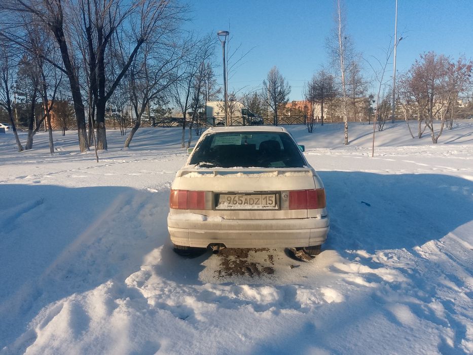 Продам Ауди 80 в среднем состояние