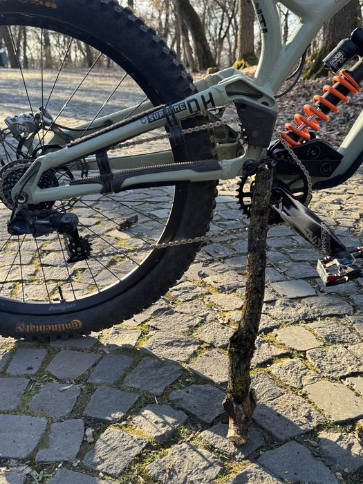 Bicicleta commencal supreme dh v4 custom