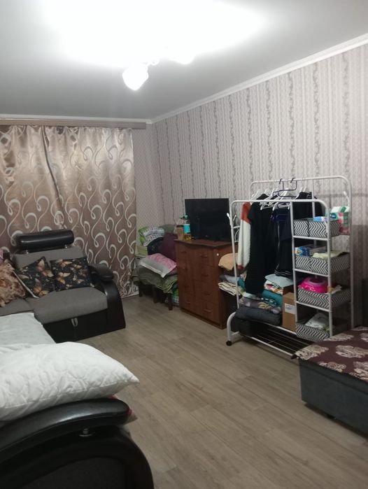 Сдам 1 ком. район Айсберг, мебель частично