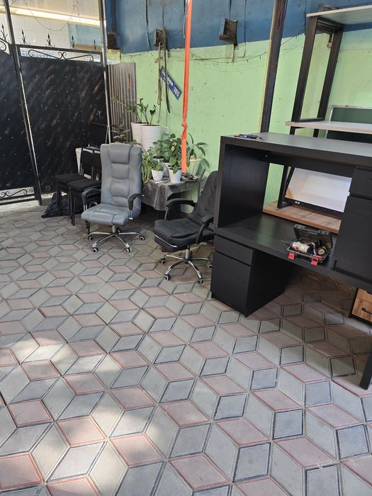 столы и стуля для офиса