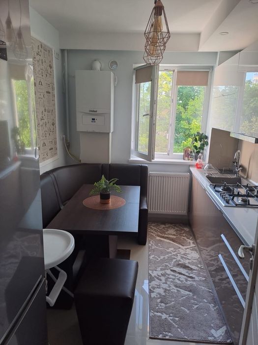 Vând apartament cu 2 camere 50 mp