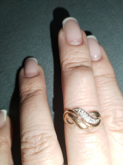 Продам золотое кольцо