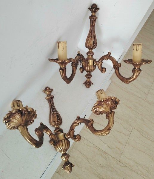 Superb set de aplice din bronz masiv in stilul francez Louis,piese cu o lucrătură de o foarte mare finețe ,stare excelentă