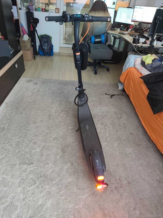 Trotineta electrica Ninebot KickScooter E2 PRO