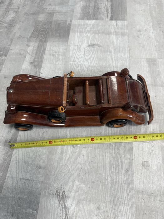 Masina epoca din lemn