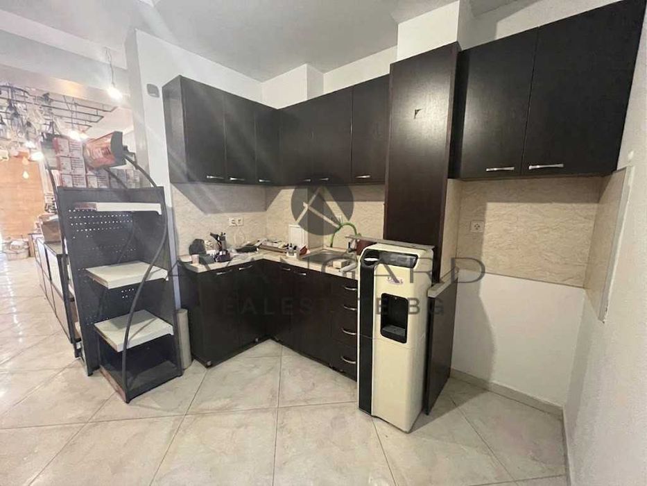 оф.25561 Партерен магазин/ Кючук Париж