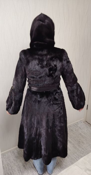 Продам норковую шубу