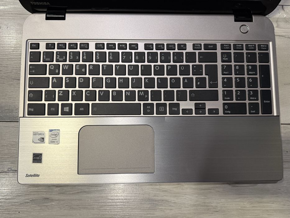 Toshiba Satellite M50 A-i5 4200u/8гб/240гб ссд