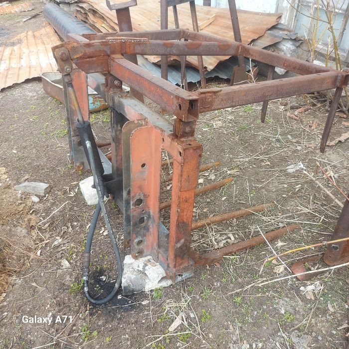 Продам трактор юмз 6л.