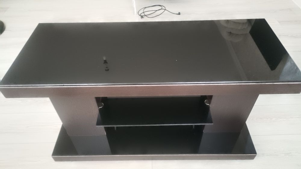 Продае́ться подставка под телевизор в отличном состонии