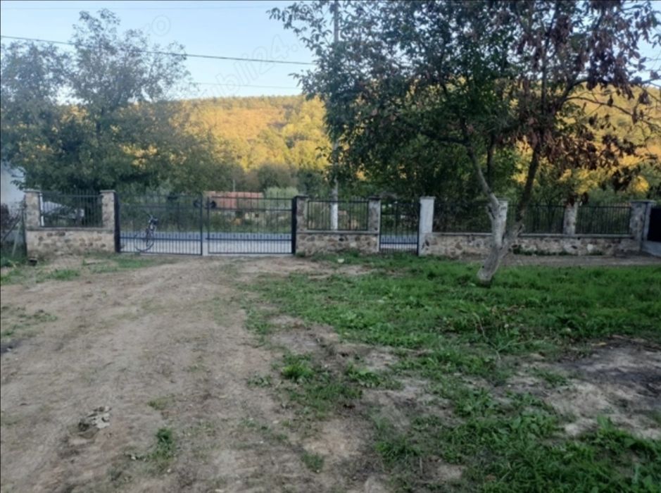 Casă de vânzare la roșu
