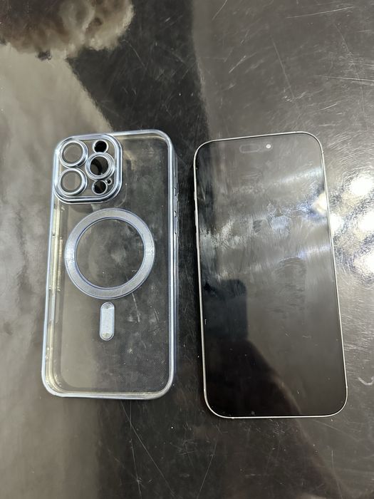 De vanzare iphone 16 pro max