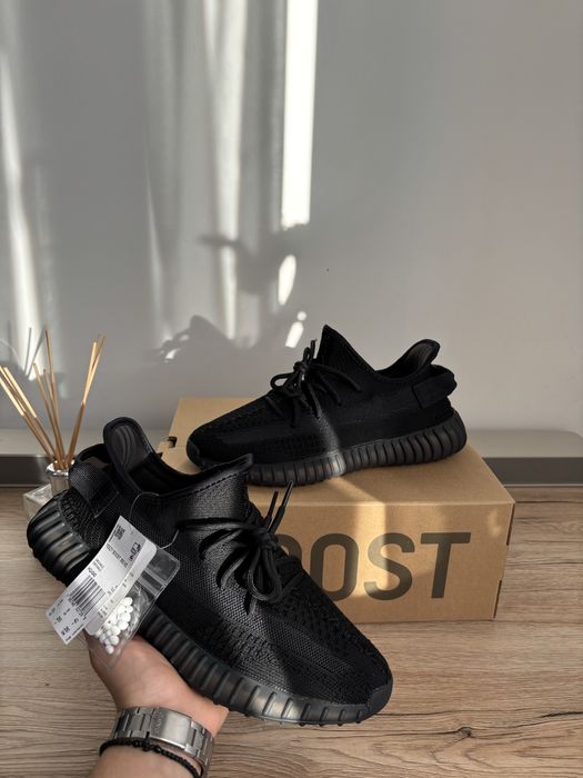 Yeezy 350 Onyx Negri - Noi cu etichetă (41, 42, 43, 44)