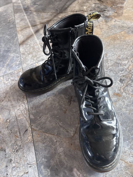 Dr.Martens лачени черни кубинки