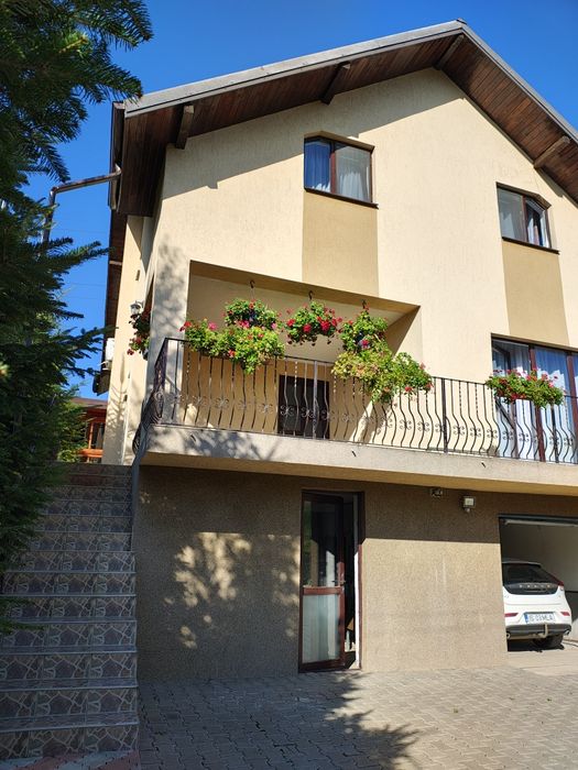 Casa de vânzare în Carlig.