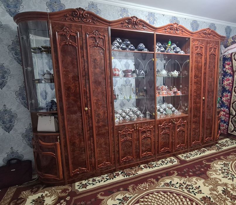 стенька для гостинной
