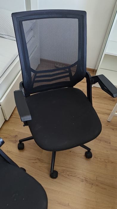 Scaun ergonomic negru