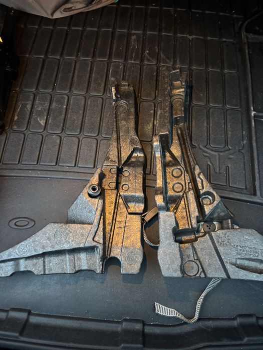 Suport spuma cric vw golf