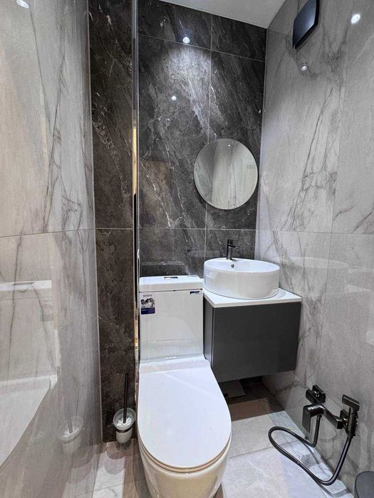 Улица Нукусская Мирабадский райое в центре 3х комнатный квартира