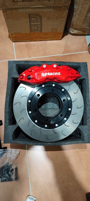 Тормозные системы Brembo, AP Racing.
