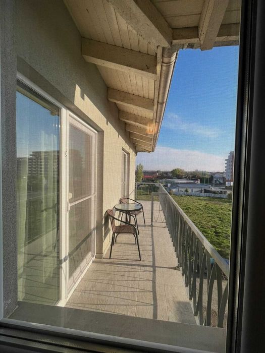 Apartament de închiriat, Zona ESO/Profi Giroc, limita cu Timișoara. Apartamentul este disponibil incepand cu data de 1 octombrie.